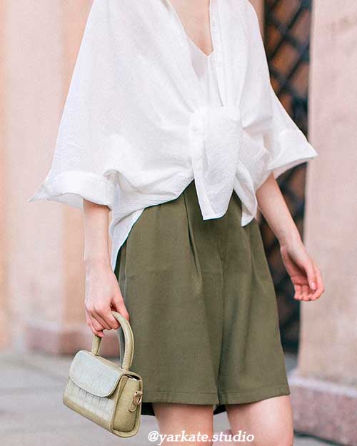 Chic olive green bermuda shorts for summer 2020!