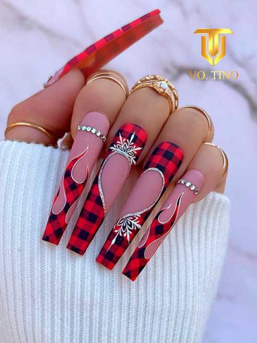 The Best Plaid Nails to Try in 2022 | Stylish Belles