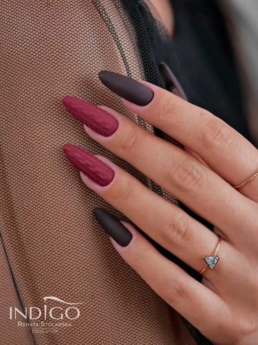 10 Outstanding Dark Winter Nails To Try In 2023 3215